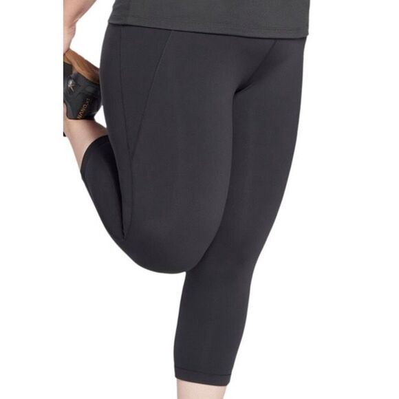 Reebok Womens Standard Lux Capri Leggings Black Size 4X - Picture 1 of 3